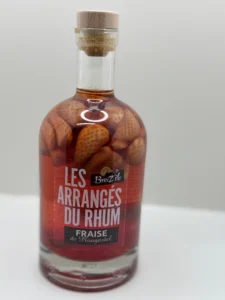 RHUM ARRANGÉS FRAISE DE PLOUGASTEL 28% FRANCE BREIZ'ILE 70CL